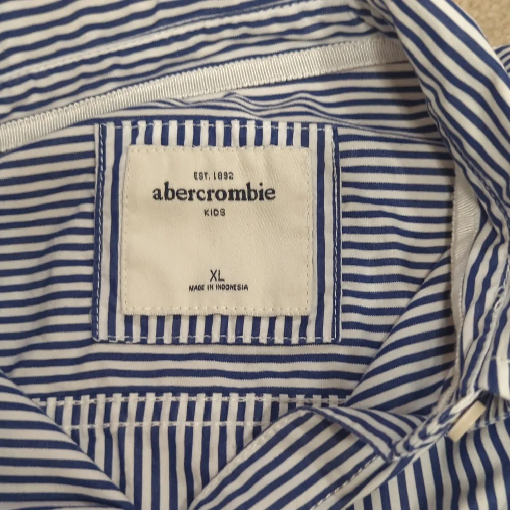Two Girls Abercrombie Kids XL Button down Striped Shirts Navy Pink - Picture 2 of 5